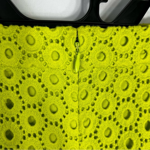J Crew No.2 Eyelet Embroidered Neon Lime Green Pencil Skirt w/ back slit Size 6 - Picture 12 of 14